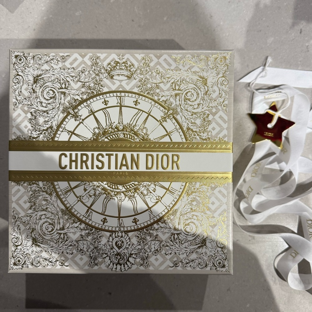 CHRISTIAN DIOR GIFT BOX